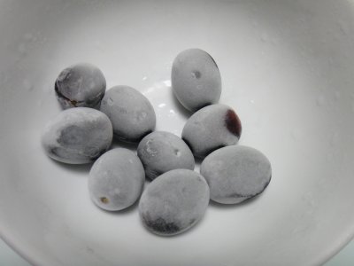 Frozen grapes